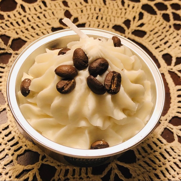 Coffee ice cream candle - Picture 2 of 3